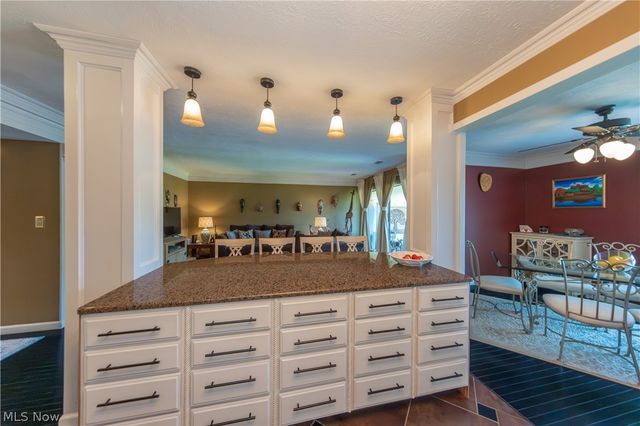 1115 Canyon View Road 103, Sagamore Hills, OH 44067
