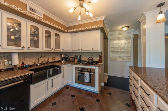 1115 Canyon View Road 103, Sagamore Hills, OH 44067