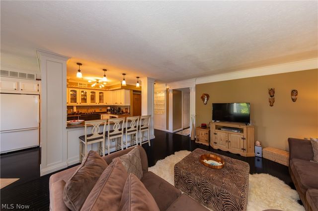 1115 Canyon View Road 103, Sagamore Hills, OH 44067