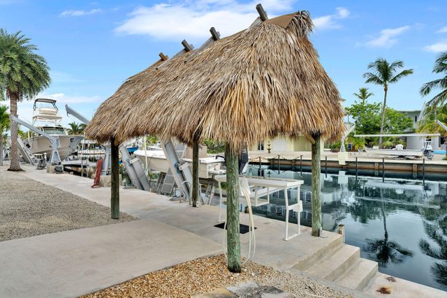 153 El Capitan Drive, Lower Matecumbe, FL 33036