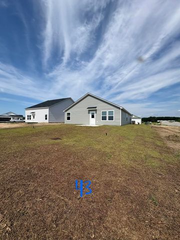 605 Shady Ridge Dr, Loris, SC 29569