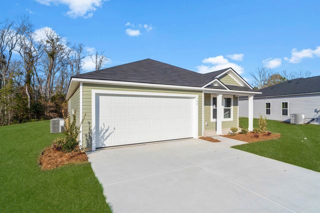 605 Shady Ridge Dr, Loris, SC 29569