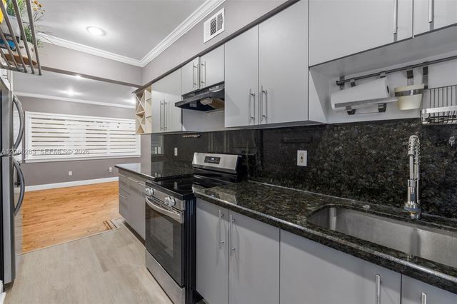7845 NE Bayshore Ct 12, Miami, FL 33138
