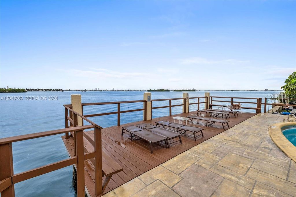 7845 NE Bayshore Ct 12, Miami, FL 33138