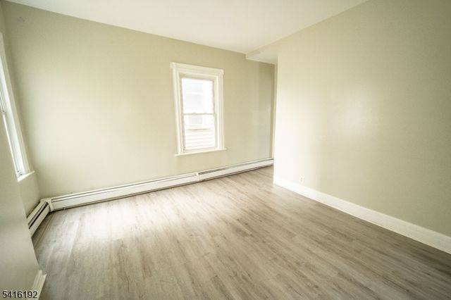 580 Hunterdon St, Newark City, NJ 07108