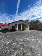 28 Mullin Hill Road, Spruce Pine, NC 28777