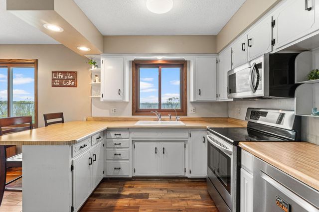 9285 Parley Lake Road, Waconia, MN 55387