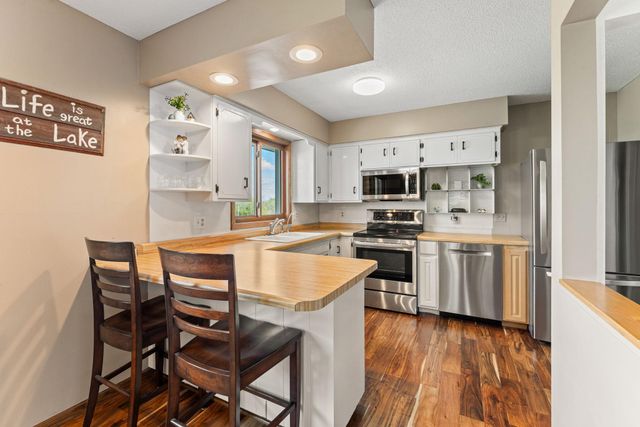 9285 Parley Lake Road, Waconia, MN 55387