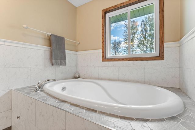 9285 Parley Lake Road, Waconia, MN 55387