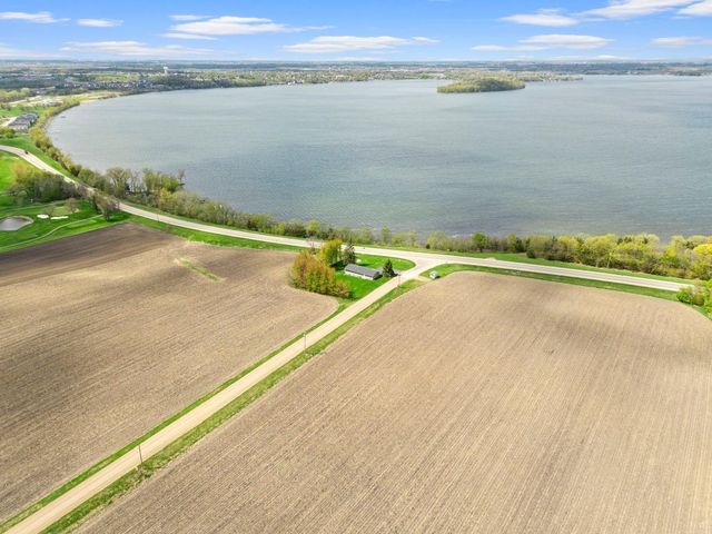 9285 Parley Lake Road, Waconia, MN 55387