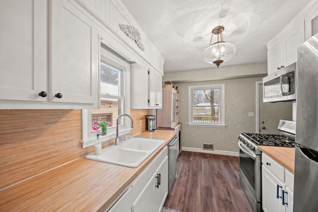 548 Doris Avenue, Shoreview, MN 55126