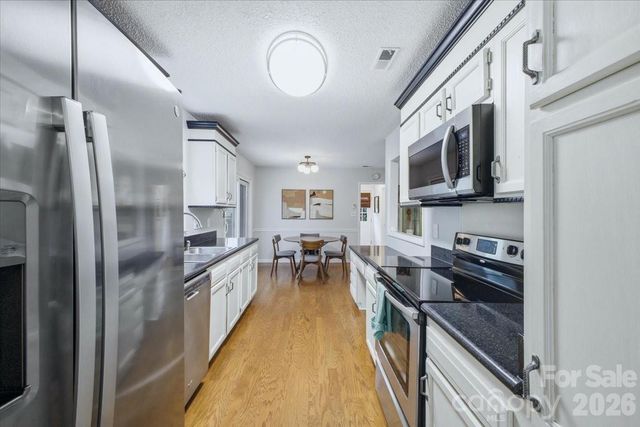2726 Heidleburg Lane, Charlotte, NC 28210