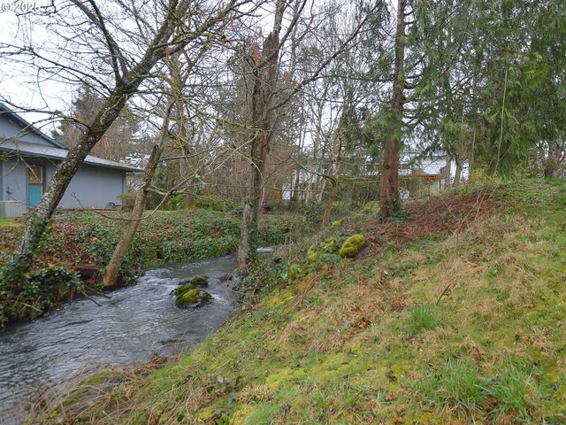 2010 Ne FAIRVIEW Ave, Fairview, OR 97024