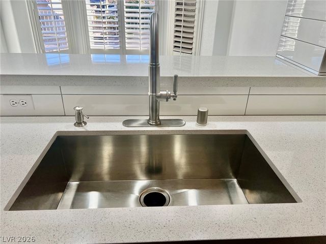 10729 Clear Meadows Drive, Las Vegas, NV 89134