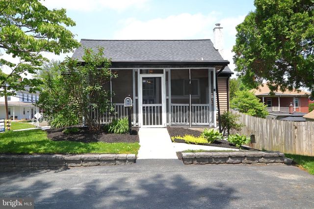 11 DUKE ST, Millersville, PA 17551