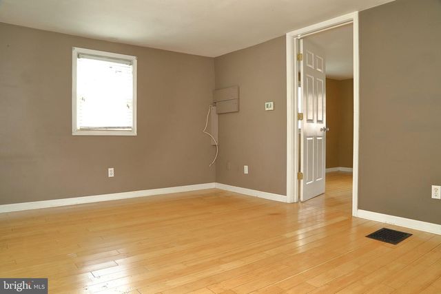 11 DUKE ST, Millersville, PA 17551