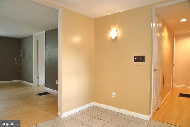 11 DUKE ST, Millersville, PA 17551