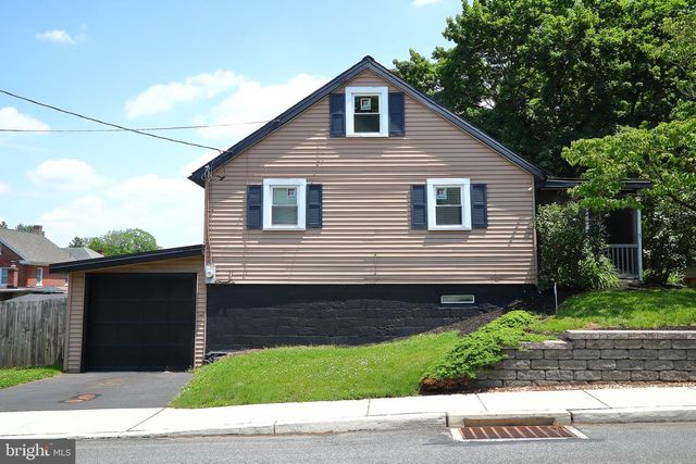 11 DUKE ST, Millersville, PA 17551