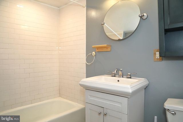 11 DUKE ST, Millersville, PA 17551