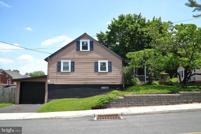 11 DUKE ST, Millersville, PA 17551