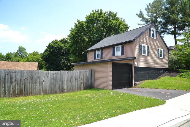 11 DUKE ST, Millersville, PA 17551