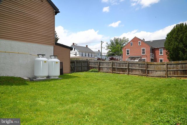 11 DUKE ST, Millersville, PA 17551