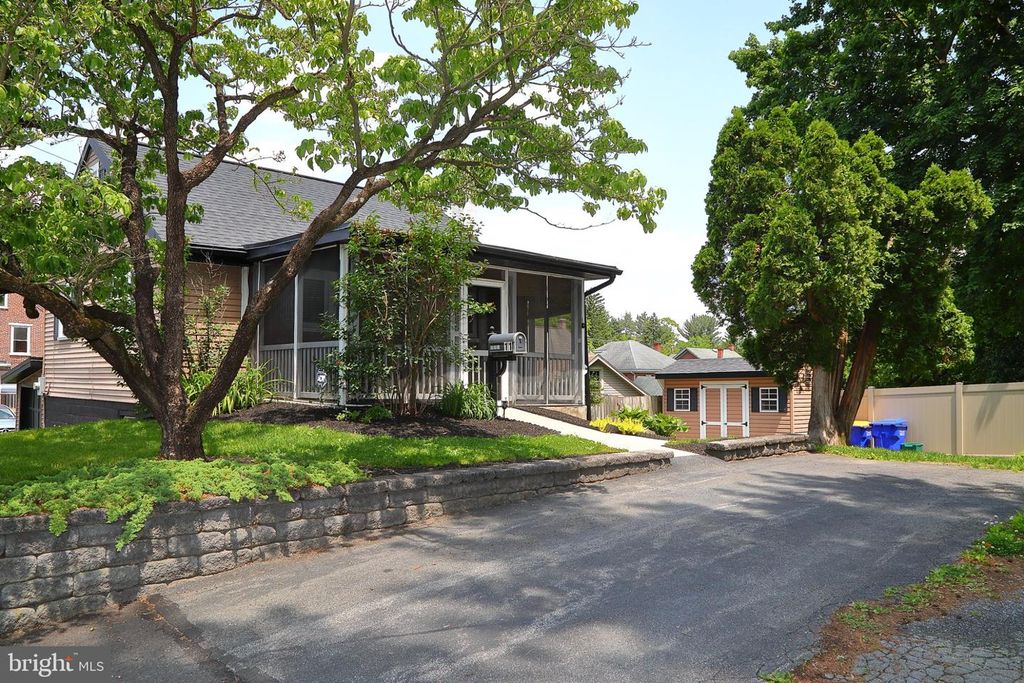 11 DUKE ST, Millersville, PA 17551