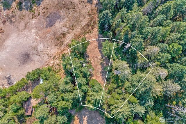 33 N Rainbow Way W, Hoodsport, WA 98548