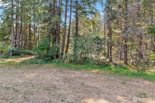 33 N Rainbow Way W, Hoodsport, WA 98548