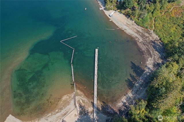 33 N Rainbow Way W, Hoodsport, WA 98548
