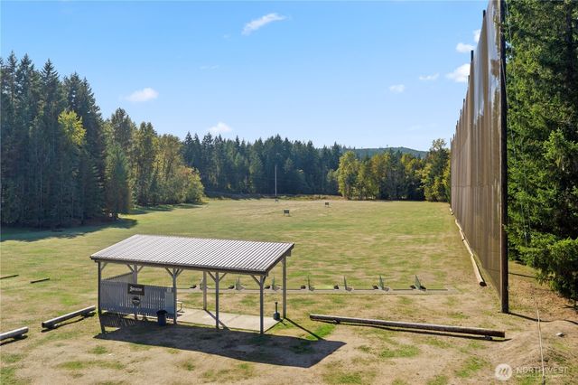 33 N Rainbow Way W, Hoodsport, WA 98548
