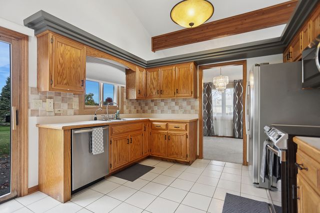 701 Wayne Drive, Crete, IL 60417