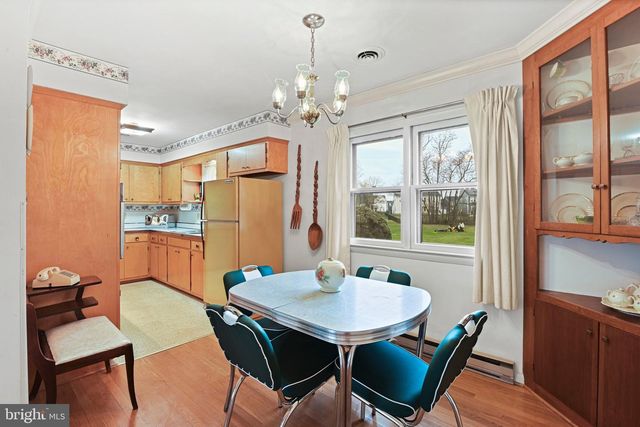 1396 S KING ST, Leesburg, VA 20175