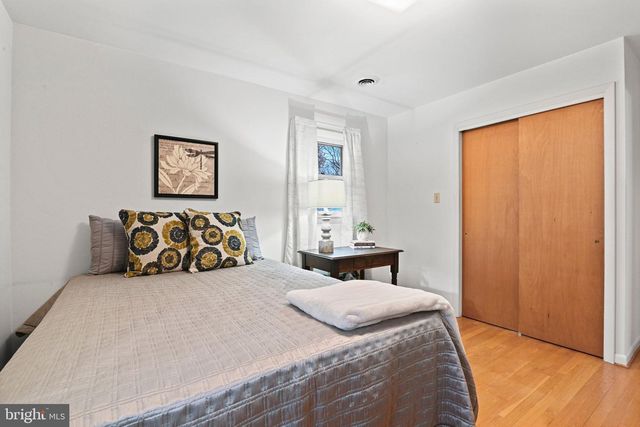 1396 S KING ST, Leesburg, VA 20175
