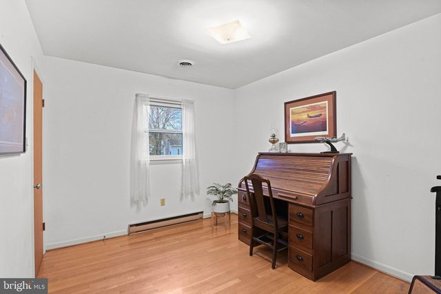 1396 S KING ST, Leesburg, VA 20175