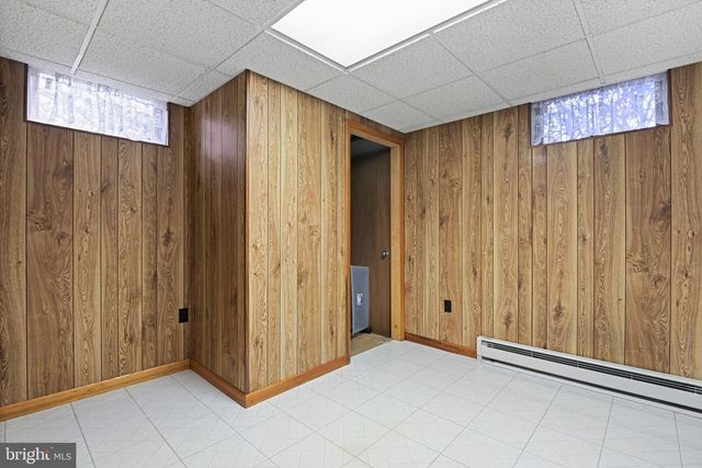 1396 S KING ST, Leesburg, VA 20175