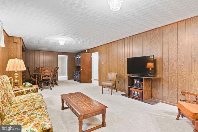 1396 S KING ST, Leesburg, VA 20175