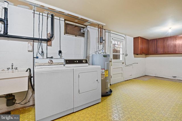 1396 S KING ST, Leesburg, VA 20175