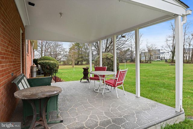 1396 S KING ST, Leesburg, VA 20175