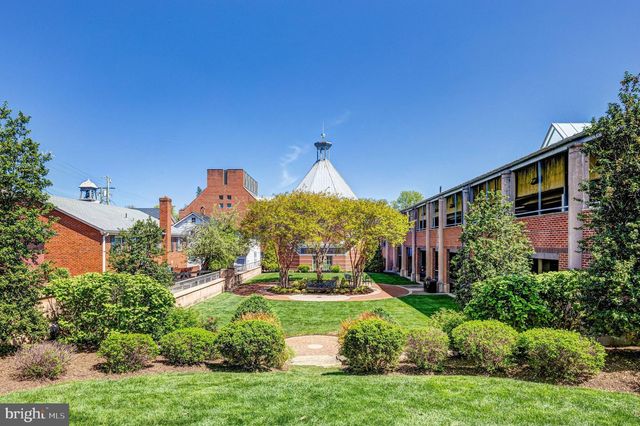1396 S KING ST, Leesburg, VA 20175