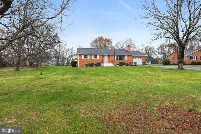 1396 S KING ST, Leesburg, VA 20175