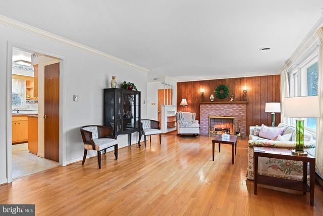 1396 S KING ST, Leesburg, VA 20175
