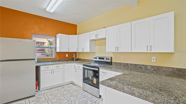 5717 LAWNDALE ROAD B, Orlando, FL 32808