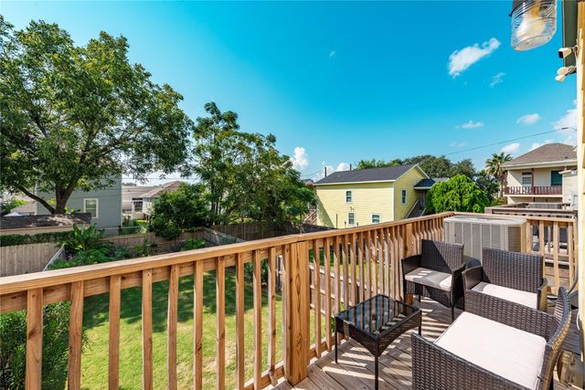 3535 Avenue M, Galveston, TX 77550