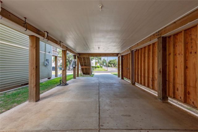 3535 Avenue M, Galveston, TX 77550