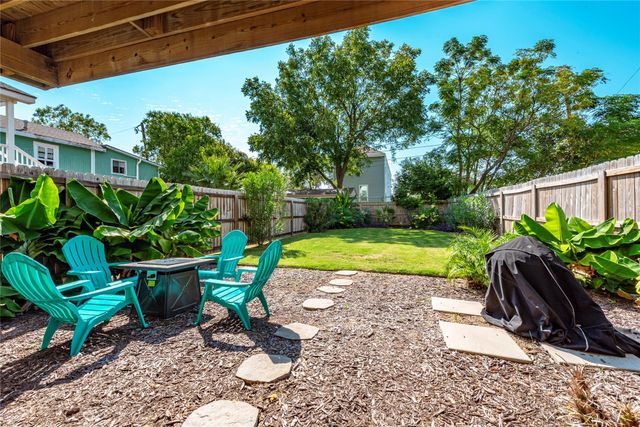 3535 Avenue M, Galveston, TX 77550