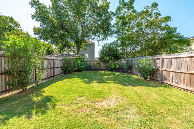 3535 Avenue M, Galveston, TX 77550