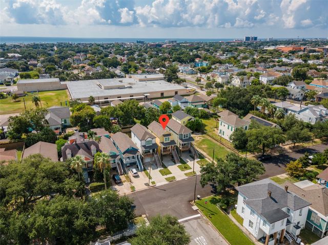 3535 Avenue M, Galveston, TX 77550