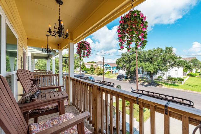 3535 Avenue M, Galveston, TX 77550