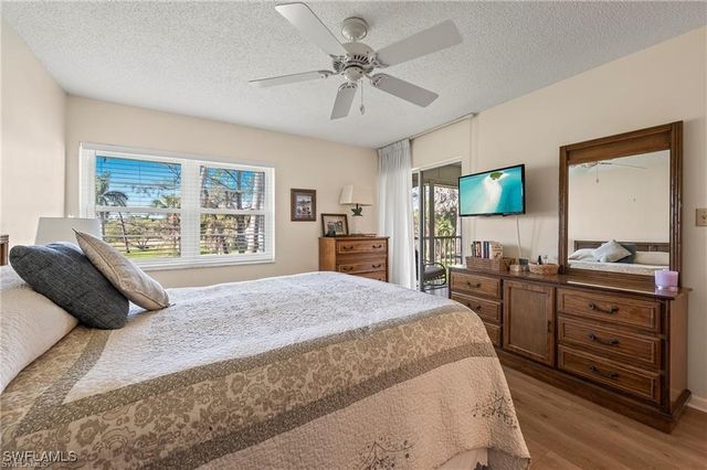 1055 Forest Lakes DR E209, Naples, FL 34105